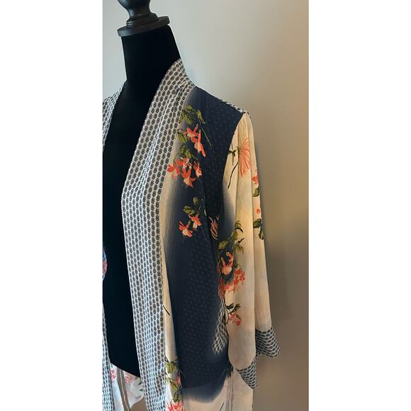 Multiples Floral Kimono Jacket, Open Front, 3/4 Sleeves, Lightweight Large - Picture 2 of 6
